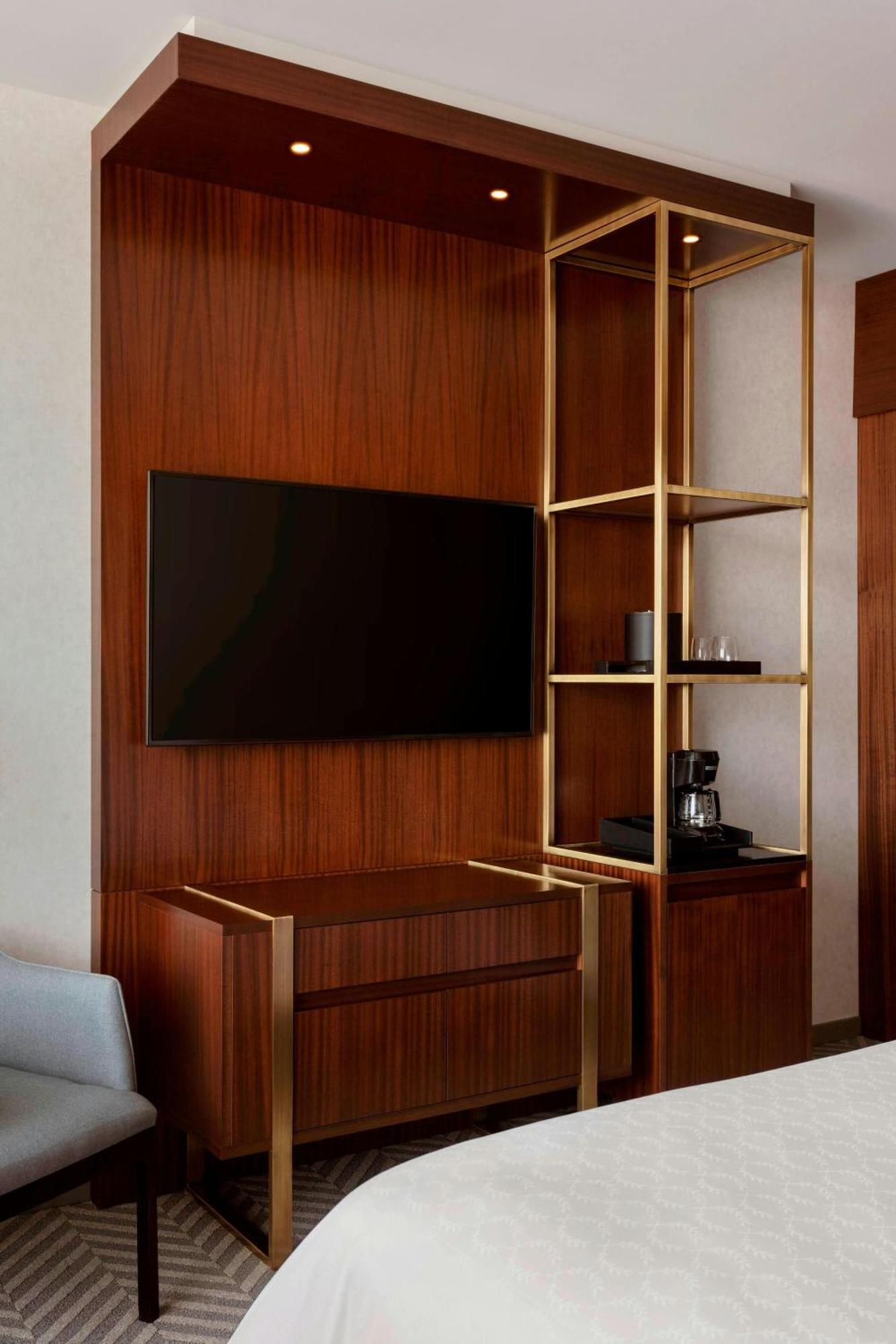 Sheraton 4*